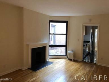 Main picture of 152 E 84th St