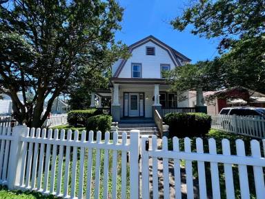 Main picture of 3436 Chesapeake Blvd