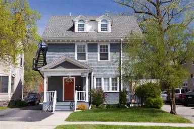 Main picture of 711 Oakland Ave