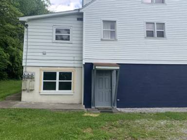 Main picture of 1521 Main St E