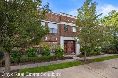 Main picture of 84 W Bethune St