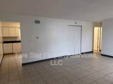 Main picture of 110 W Lake Shore Dr