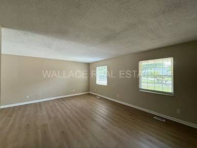 Main picture of 8915 Ripon Cir