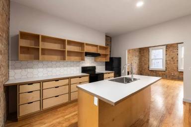 Main picture of 60 E McMicken Ave