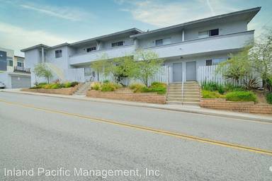 Main picture of 2122 Vanderbilt Ln