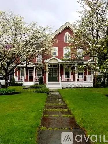 Main picture of 101 E Main St