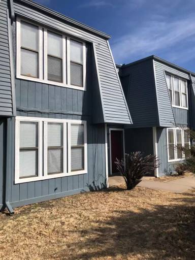 Main picture of 902 NE Tortoise Dr