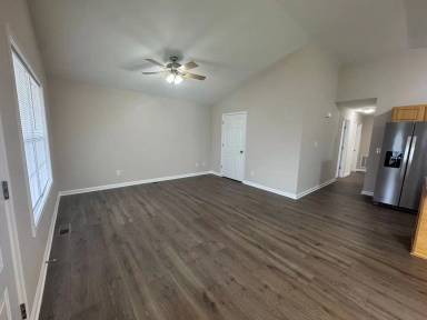Main picture of 310 Sandy Ct