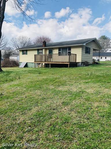 Main picture of 628 Lakefront St