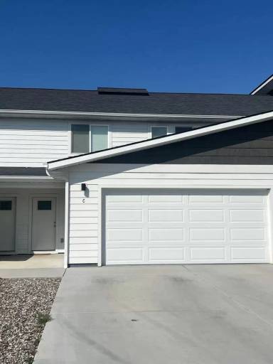 Main picture of 705 Halfpipe St
