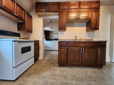 Main picture of 228 N Lawe St