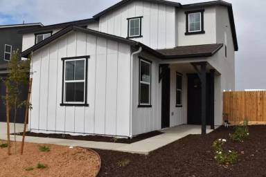 Main picture of 682 Stephanie Dr