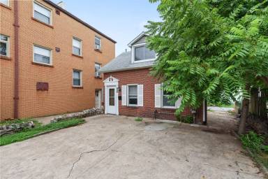 Main picture of 5745 Murdoch Ave