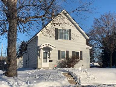 Main picture of 2555 18th Ave E