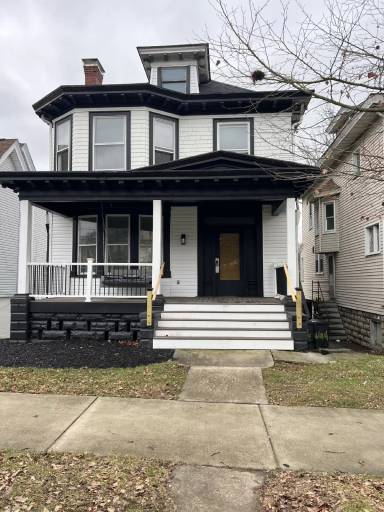 Main picture of 16 S Wade Ave
