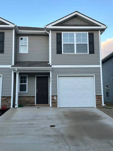 Main picture of 717 Theobald Way