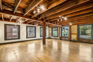 Main picture of 125 6th Ave W