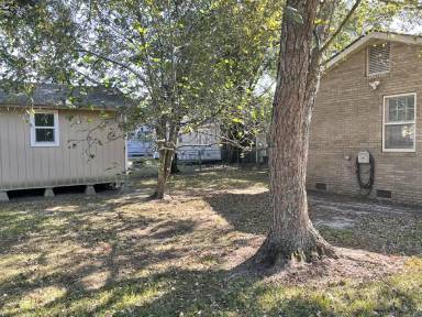 Main picture of 740 Saint Thomas St