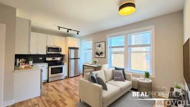 Main picture of 656 Wrightwood Apartments