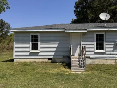 Main picture of 703 Alligator Rd