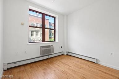 Main picture of 516 E 11th St Apartments