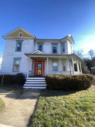 Main picture of 317 N Market St
