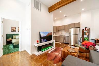 Main picture of 519 N Gould St
