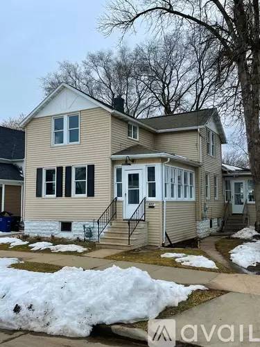 Main picture of 612 W 7th Ave