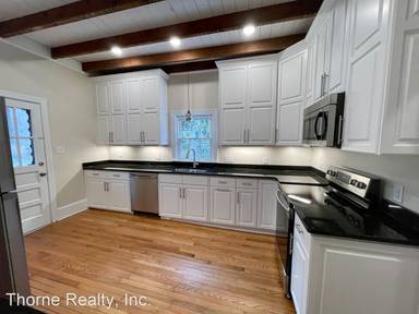 Main picture of 904 Saint Patrick St