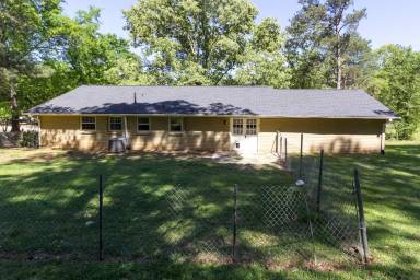 Main picture of 3720 Sunny Hill Dr