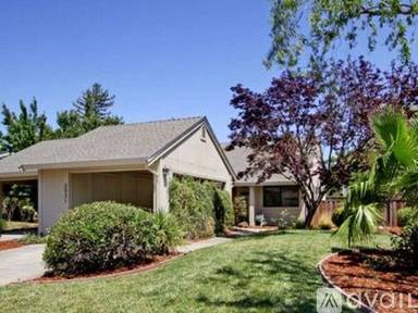 Main picture of 3031 Oyster Bay Ave