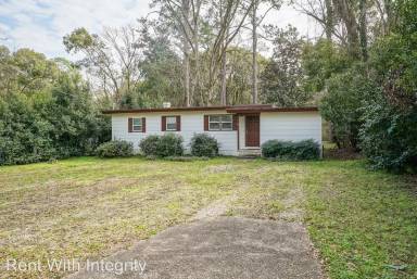 Main picture of 1615 Sharkey St