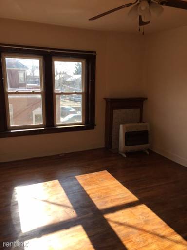 Main picture of 3167 N High St