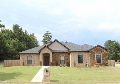 Main picture of 1301 Comanche St