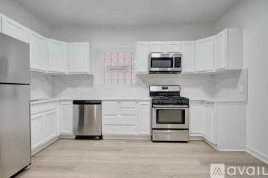 Main picture of 1042 N Kedzie Ave