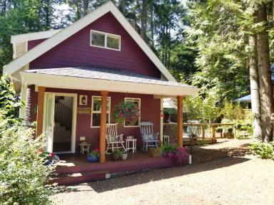 Main picture of 717 Claire Ln