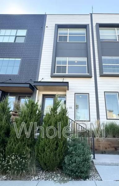 Main picture of 3715 Jason St