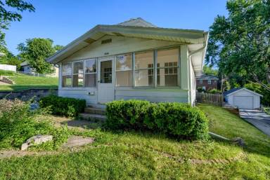 Main picture of 5540 Pine St