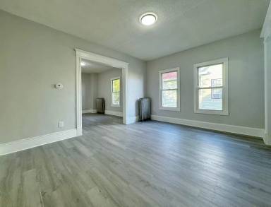 Main picture of 39 Hall St