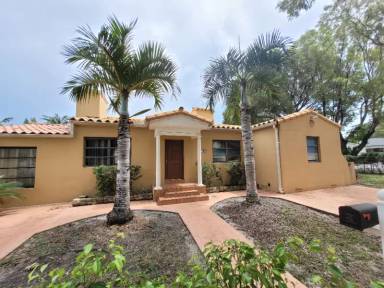 Main picture of 1741 SW 17th Ct