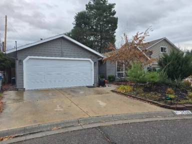 Main picture of 2516 S Sumac Ln