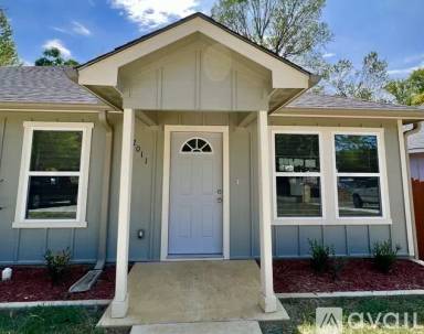 Main picture of 2011 E Devine St