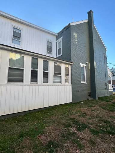 Main picture of 118 Main St
