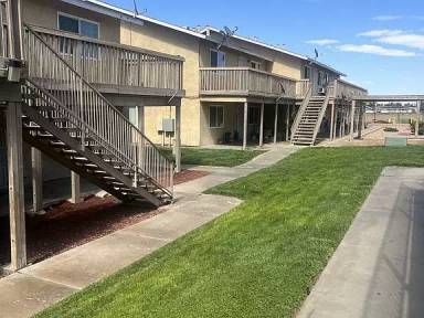 Main picture of 18462 Montezuma St