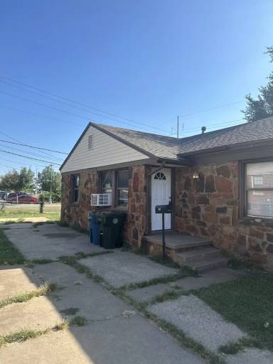 Main picture of 559 E Indian Dr