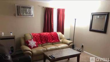 Main picture of 235 Centre St