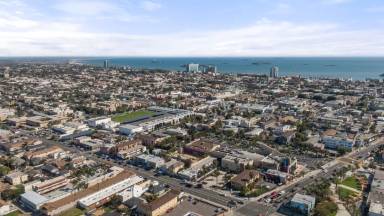 Main picture of 1078 E 7th St