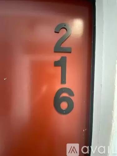 Main picture of 14153 Victory Blvd