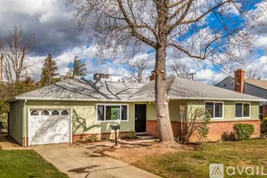 Main picture of 3933 La Verne Way