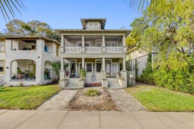 Main picture of 2303 College St